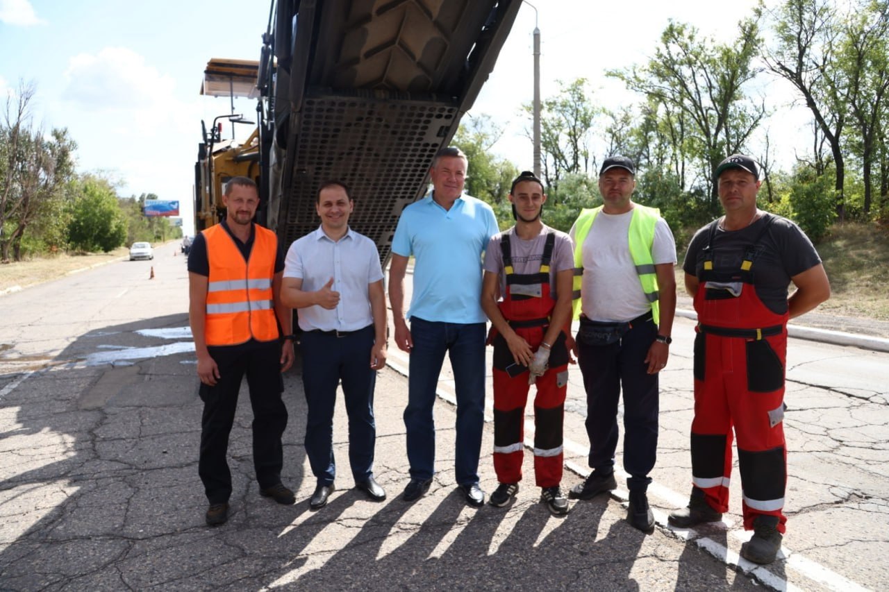 Братская помощь: при поддержке Вологодской области стартовали масштабные работы по ремонту подъезда к городу Алчевску.