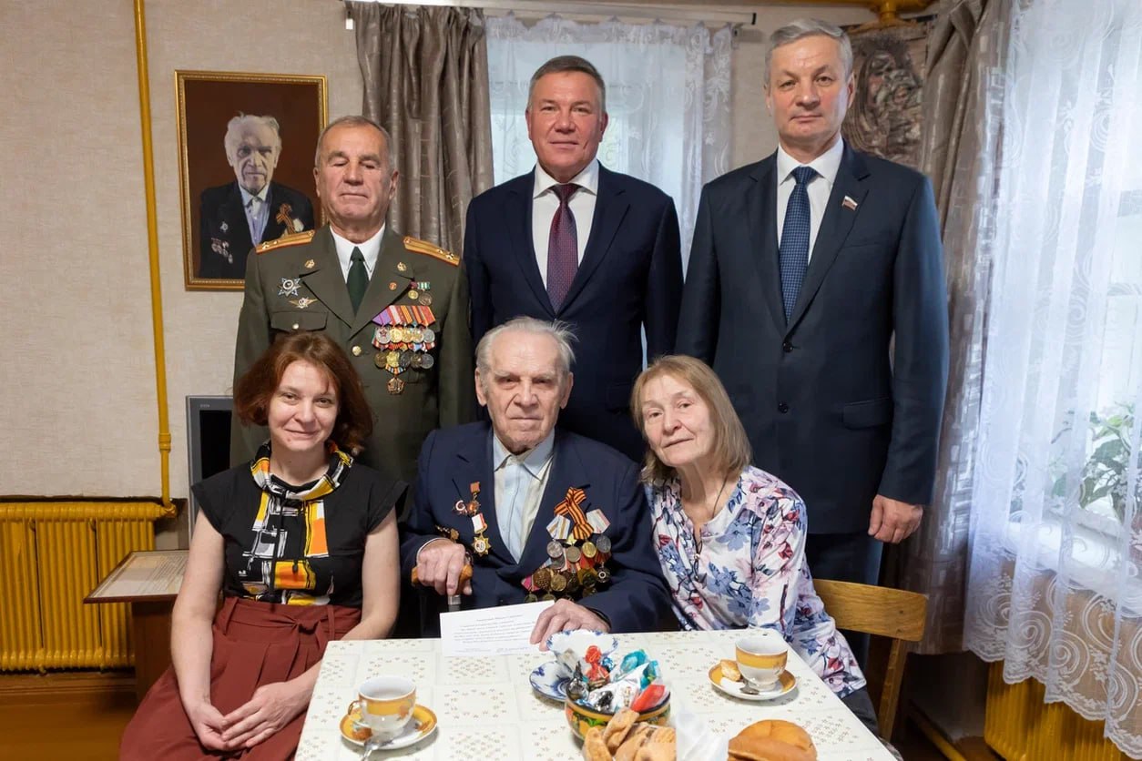 «Сдаваться никогда нельзя»: 100 лет исполнилось сегодня ветерану войны Михаилу Трапезникову.